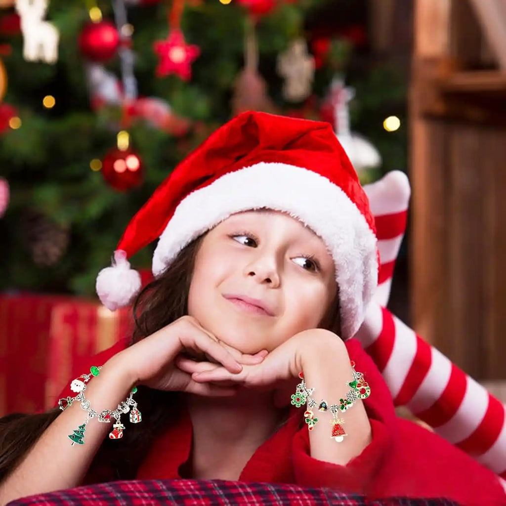 La Cuenta Regresiva MÁS divertida para Navidad: 2 Pulseras, 24 Charms y 24 Días para Vivir la navidad.